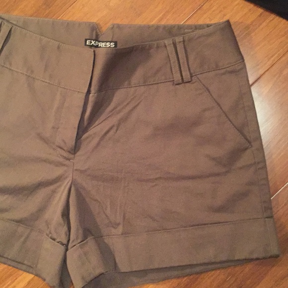 Express Shorts - Picture 3 of 6